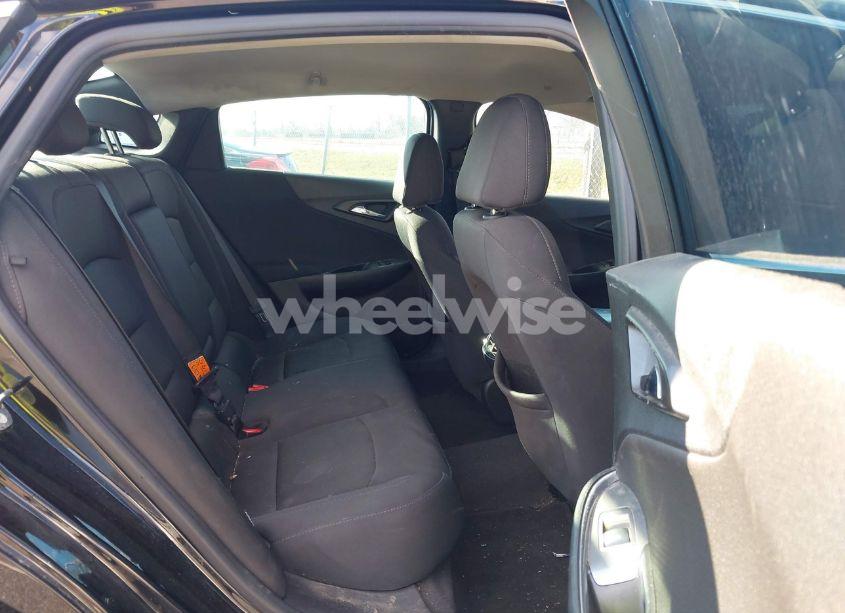 Photo 8 of 2017 Chevrolet Malibu 1LT (VIN 1G1ZE5ST2HF184971)