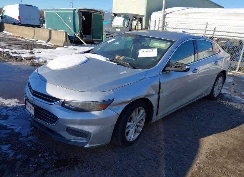 Photo 2 of 2017 Chevrolet Malibu 1LT (VIN 1G1ZE5ST2HF195226)