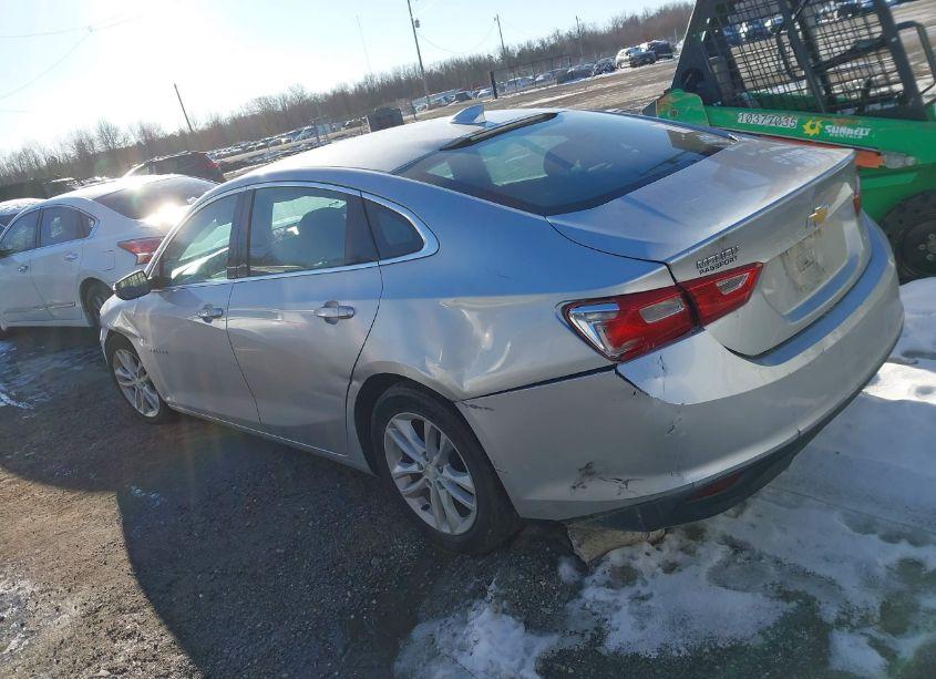 Photo 3 of 2017 Chevrolet Malibu 1LT (VIN 1G1ZE5ST2HF195226)