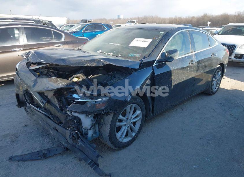 Photo 2 of 2017 Chevrolet Malibu 1LT (VIN 1G1ZE5ST2HF203017)