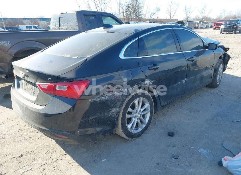Photo 4 of 2017 Chevrolet Malibu 1LT (VIN 1G1ZE5ST2HF203017)