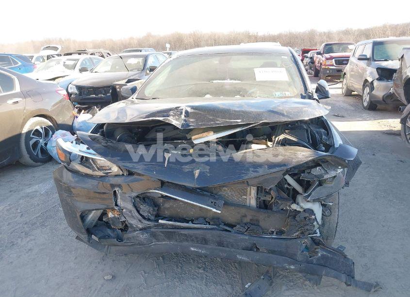 Photo 6 of 2017 Chevrolet Malibu 1LT (VIN 1G1ZE5ST2HF203017)