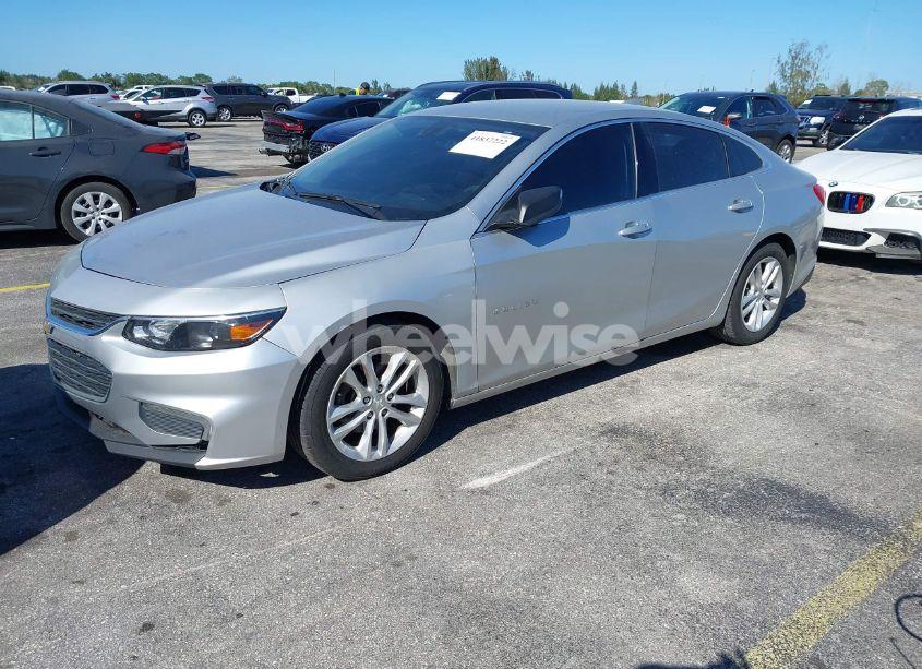 Photo 2 of 2017 Chevrolet Malibu 1LT (VIN 1G1ZE5ST2HF215541)