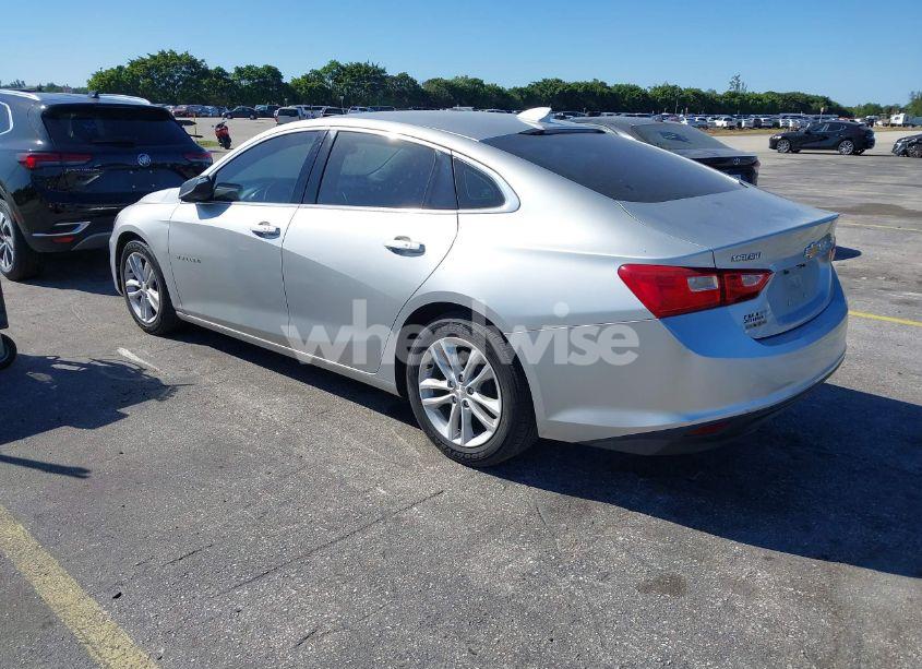 Photo 3 of 2017 Chevrolet Malibu 1LT (VIN 1G1ZE5ST2HF215541)