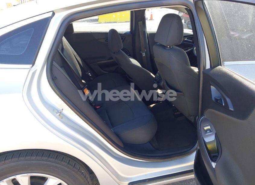 Photo 8 of 2017 Chevrolet Malibu 1LT (VIN 1G1ZE5ST2HF215541)