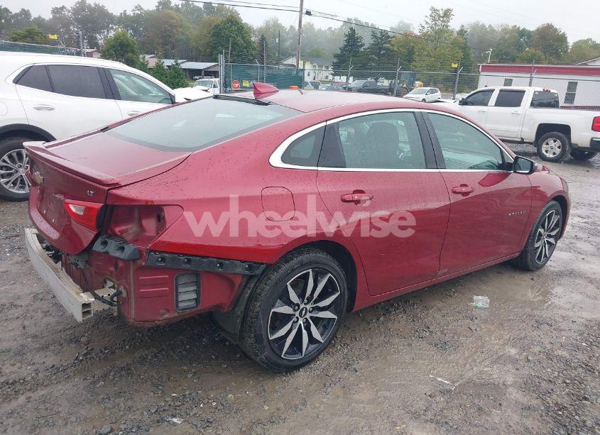 Photo 4 of 2017 Chevrolet Malibu 1LT (VIN 1G1ZE5ST2HF229150)