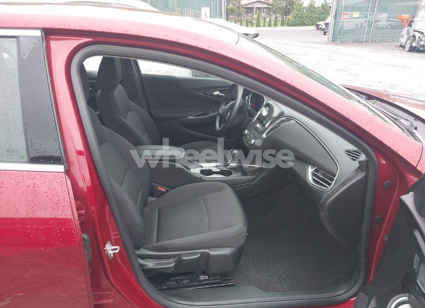 Photo 5 of 2017 Chevrolet Malibu 1LT (VIN 1G1ZE5ST2HF229150)