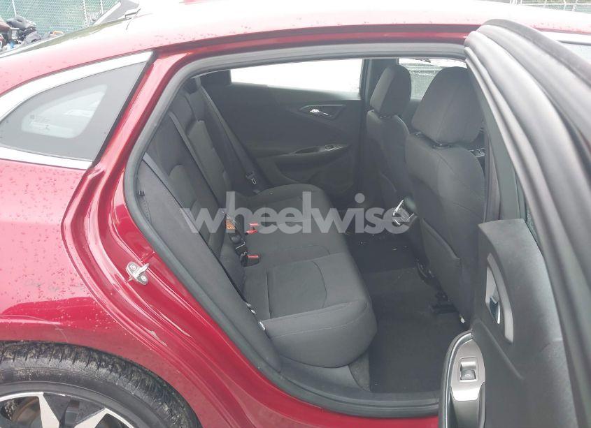 Photo 8 of 2017 Chevrolet Malibu 1LT (VIN 1G1ZE5ST2HF229150)