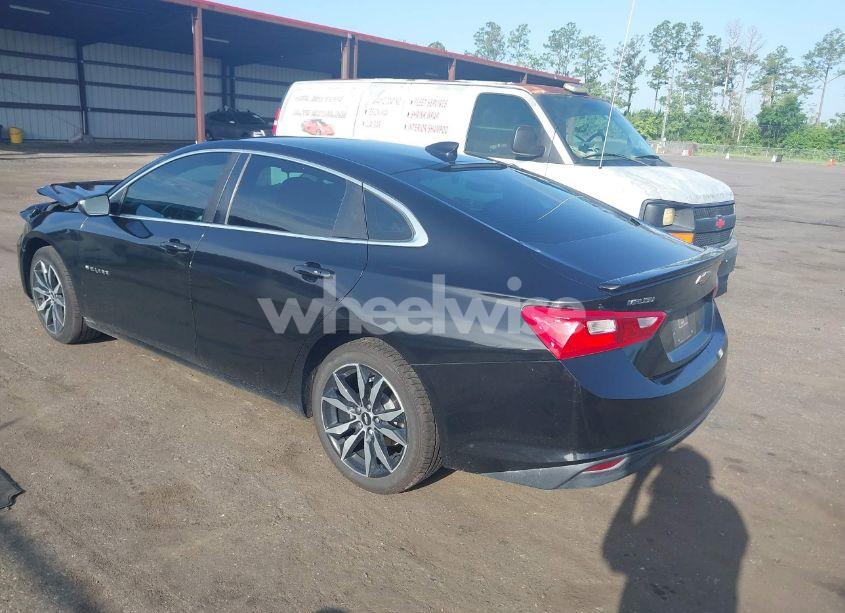 Photo 3 of 2017 Chevrolet Malibu 1LT (VIN 1G1ZE5ST2HF236325)