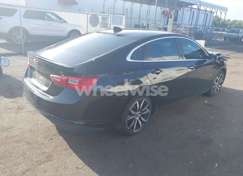 Photo 4 of 2017 Chevrolet Malibu 1LT (VIN 1G1ZE5ST2HF236325)