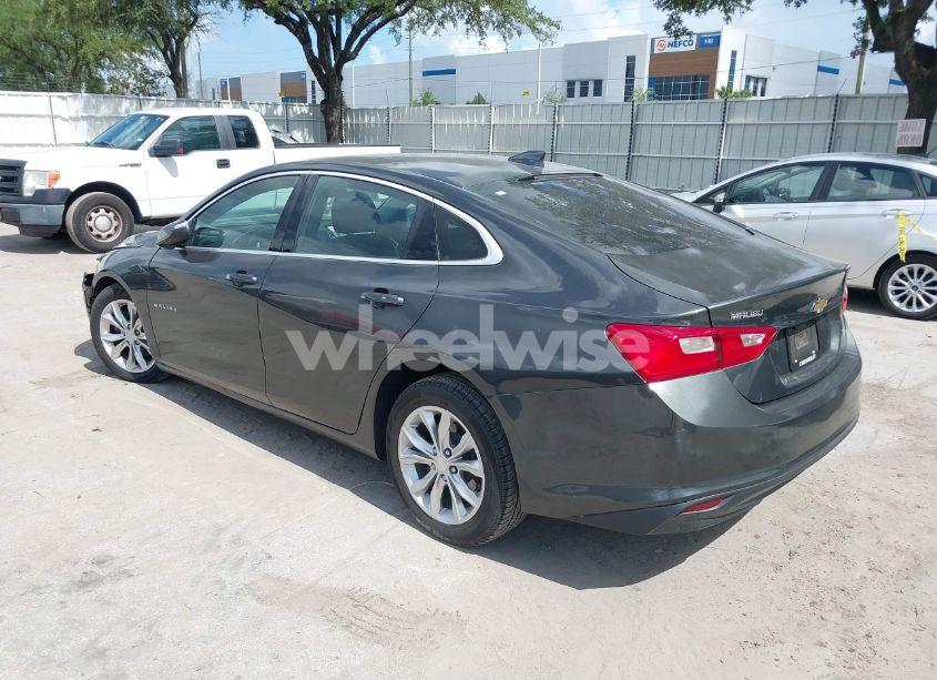 Photo 3 of 2017 Chevrolet Malibu 1LT (VIN 1G1ZE5ST2HF240407)