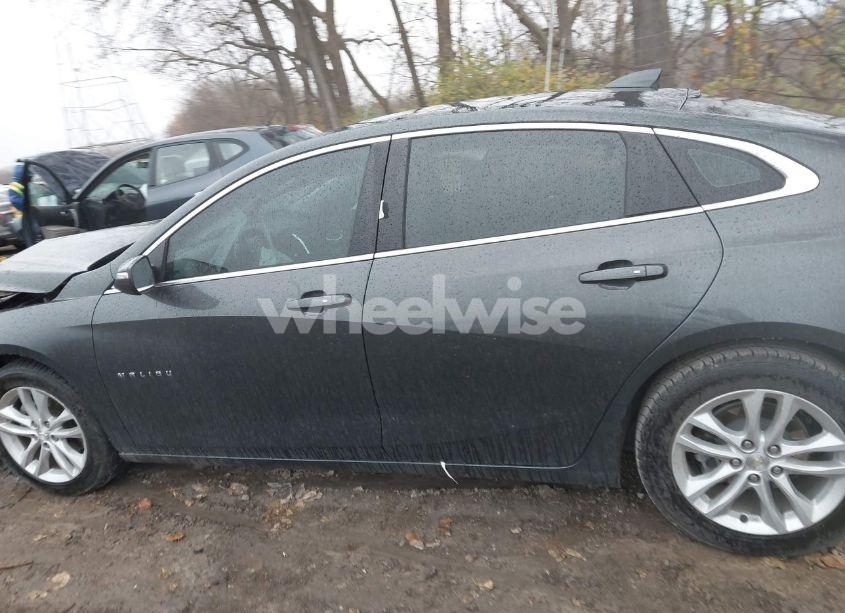 Photo 14 of 2017 Chevrolet Malibu 1LT (VIN 1G1ZE5ST2HF250788)