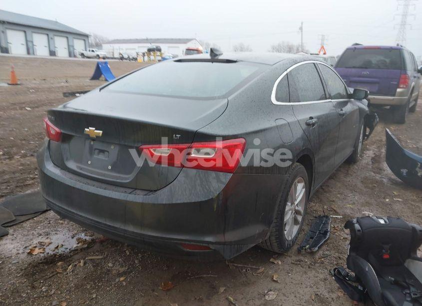 Photo 4 of 2017 Chevrolet Malibu 1LT (VIN 1G1ZE5ST2HF250788)