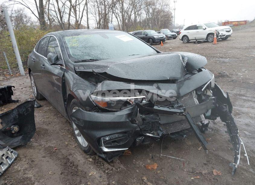 Photo 6 of 2017 Chevrolet Malibu 1LT (VIN 1G1ZE5ST2HF250788)