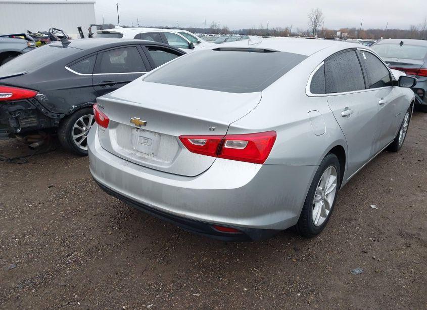 Photo 4 of 2017 Chevrolet Malibu 1LT (VIN 1G1ZE5ST2HF257563)