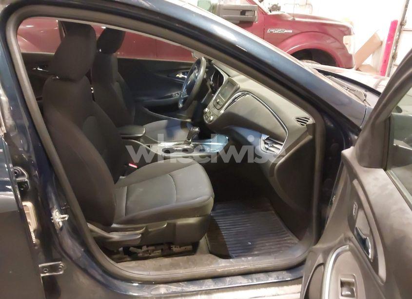 Photo 5 of 2017 Chevrolet Malibu 1LT (VIN 1G1ZE5ST2HF269504)