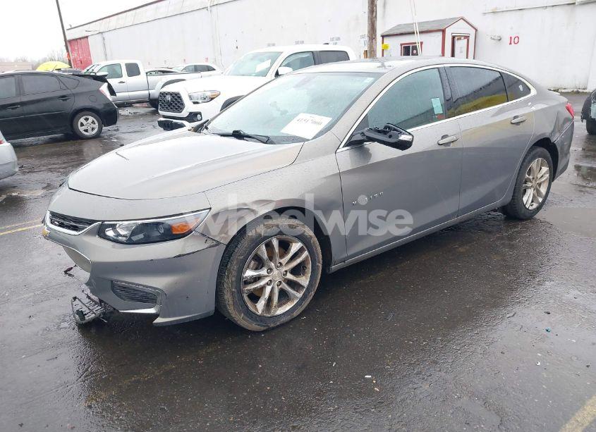 Photo 2 of 2017 Chevrolet Malibu 1LT (VIN 1G1ZE5ST2HF280793)