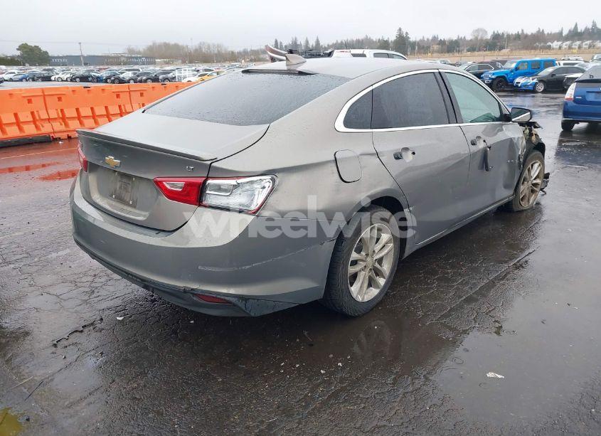Photo 4 of 2017 Chevrolet Malibu 1LT (VIN 1G1ZE5ST2HF280793)
