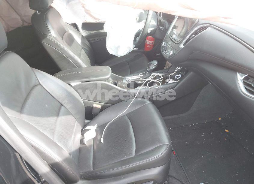 Photo 5 of 2023 Chevrolet Malibu FWD 2LT (VIN 1G1ZE5ST2PF145568)