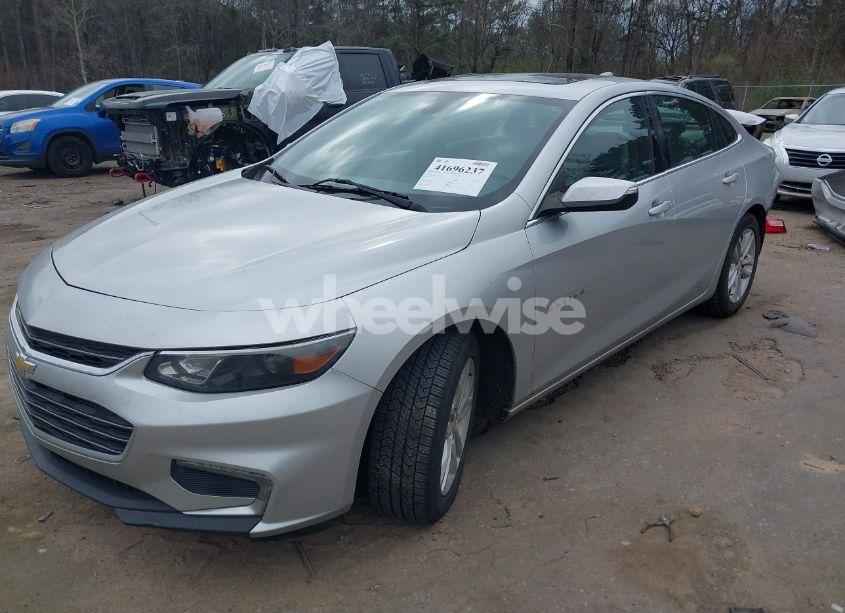 Photo 2 of 2016 Chevrolet Malibu 1LT (VIN 1G1ZE5ST3GF211626)