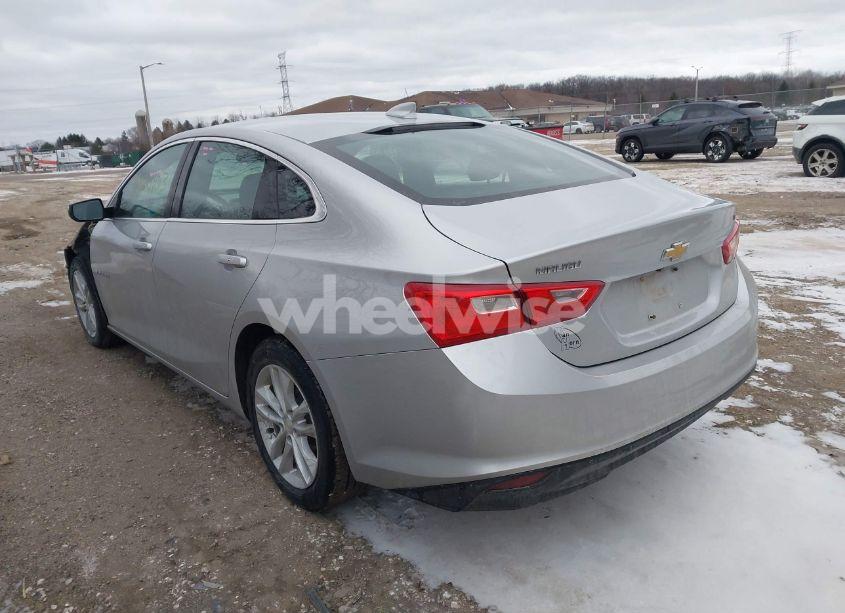 Photo 3 of 2016 Chevrolet Malibu 1LT (VIN 1G1ZE5ST3GF212100)