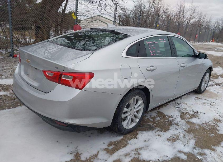 Photo 4 of 2016 Chevrolet Malibu 1LT (VIN 1G1ZE5ST3GF212100)