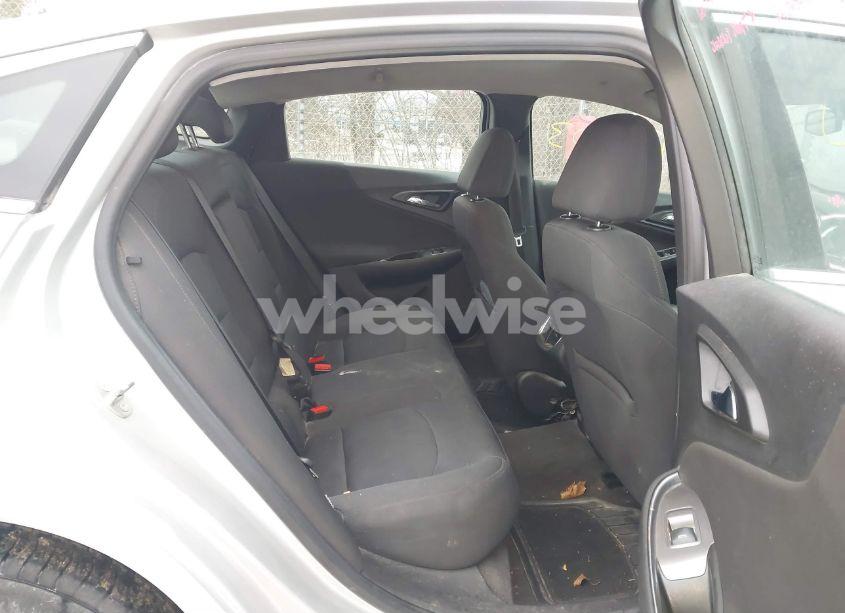 Photo 8 of 2016 Chevrolet Malibu 1LT (VIN 1G1ZE5ST3GF212100)