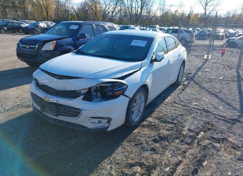 Photo 2 of 2016 Chevrolet Malibu 1LT (VIN 1G1ZE5ST3GF242567)