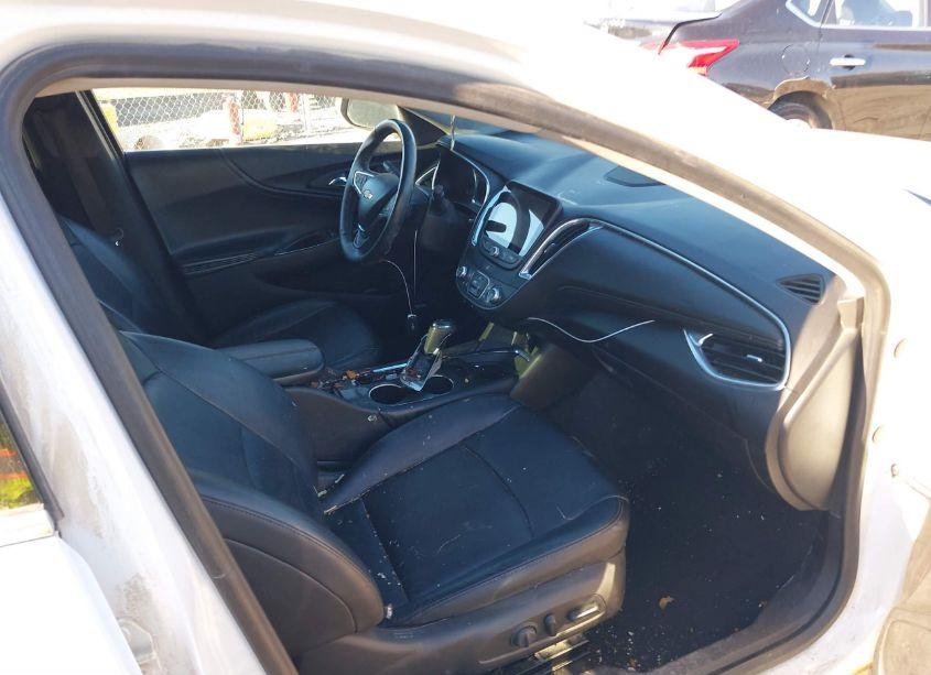 Photo 5 of 2016 Chevrolet Malibu 1LT (VIN 1G1ZE5ST3GF242567)