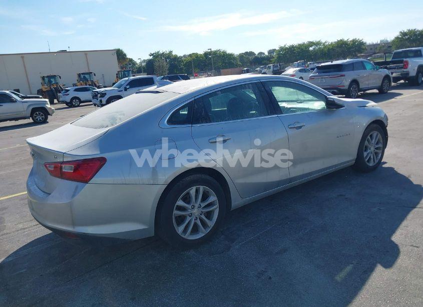 Photo 4 of 2016 Chevrolet Malibu 1LT (VIN 1G1ZE5ST3GF262866)