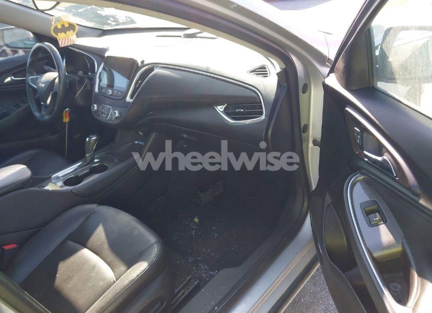 Photo 5 of 2016 Chevrolet Malibu 1LT (VIN 1G1ZE5ST3GF262866)