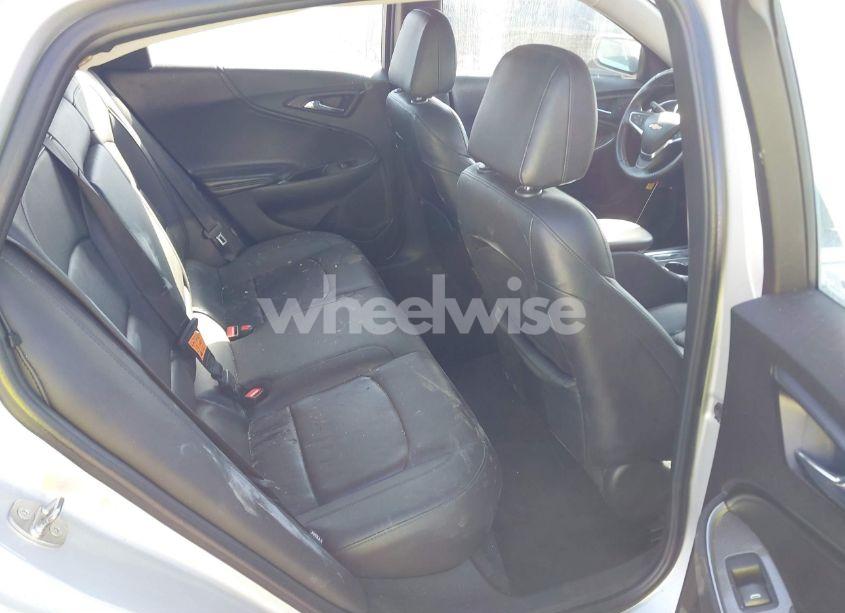 Photo 8 of 2016 Chevrolet Malibu 1LT (VIN 1G1ZE5ST3GF262866)