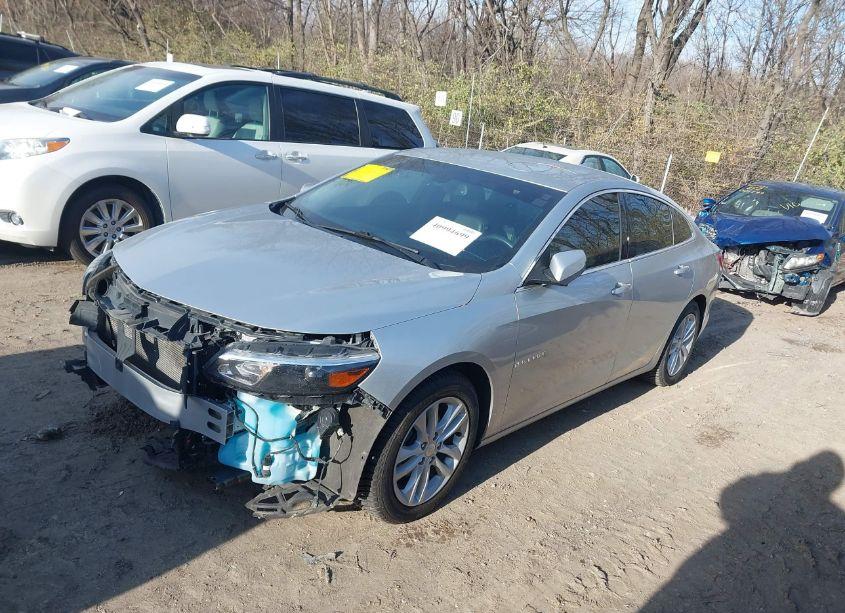Photo 2 of 2016 Chevrolet Malibu 1LT (VIN 1G1ZE5ST3GF282549)
