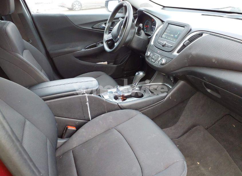 Photo 5 of 2016 Chevrolet Malibu 1LT (VIN 1G1ZE5ST3GF295690)