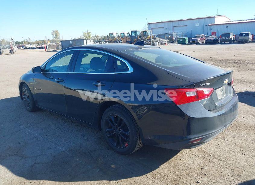 Photo 3 of 2016 Chevrolet Malibu 1LT (VIN 1G1ZE5ST3GF299481)