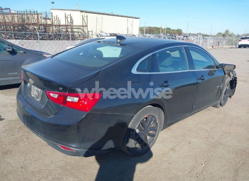 Photo 4 of 2016 Chevrolet Malibu 1LT (VIN 1G1ZE5ST3GF299481)