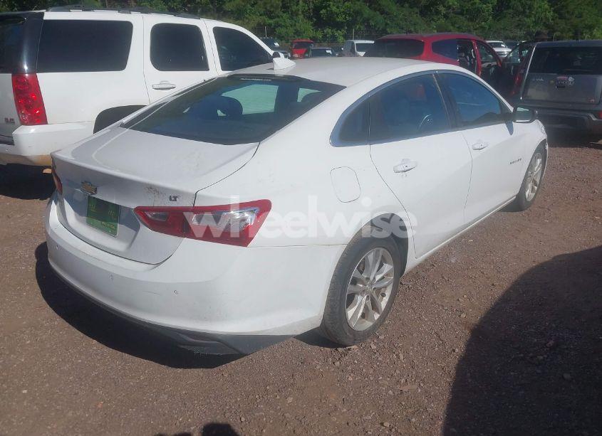 Photo 4 of 2016 Chevrolet Malibu 1LT (VIN 1G1ZE5ST3GF304002)