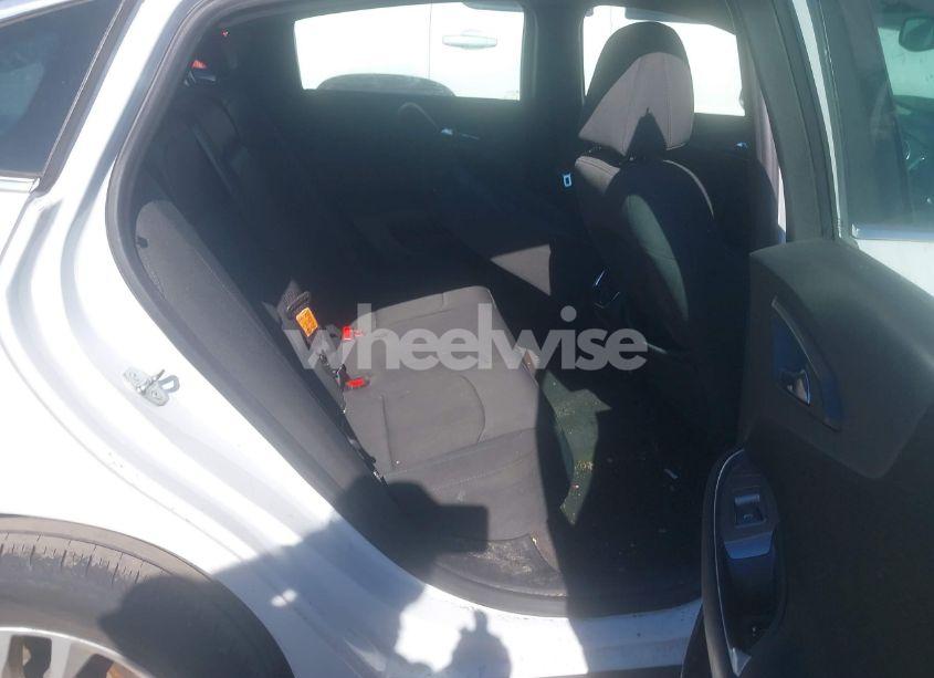 Photo 8 of 2016 Chevrolet Malibu 1LT (VIN 1G1ZE5ST3GF304002)