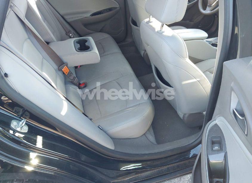 Photo 8 of 2016 Chevrolet Malibu 1LT (VIN 1G1ZE5ST3GF323908)