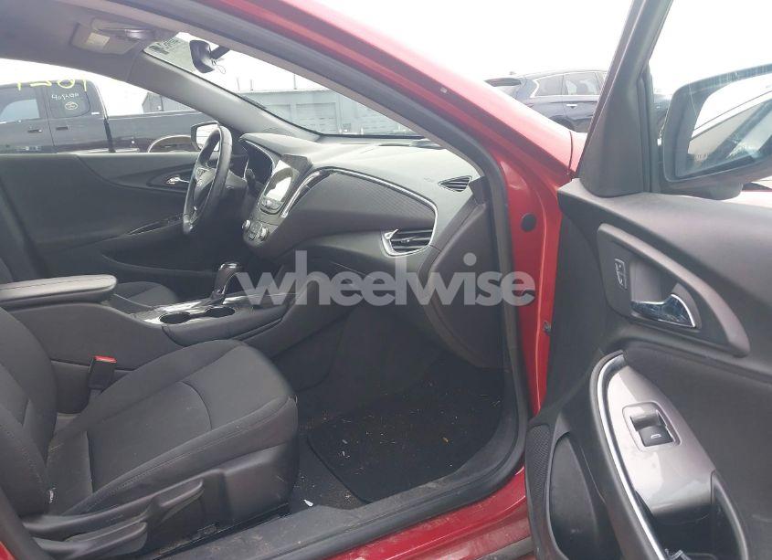 Photo 5 of 2016 Chevrolet Malibu 1LT (VIN 1G1ZE5ST3GF327926)