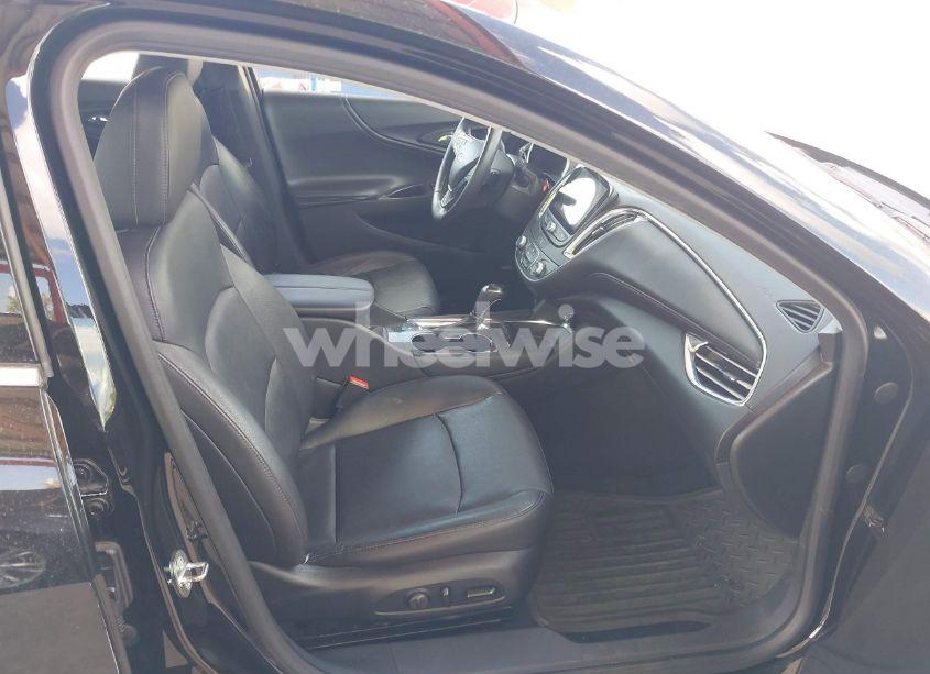 Photo 5 of 2016 Chevrolet Malibu 1LT (VIN 1G1ZE5ST3GF350378)