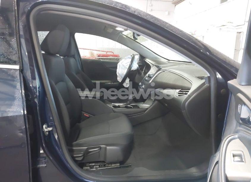 Photo 5 of 2016 Chevrolet Malibu 1LT (VIN 1G1ZE5ST3GF352812)