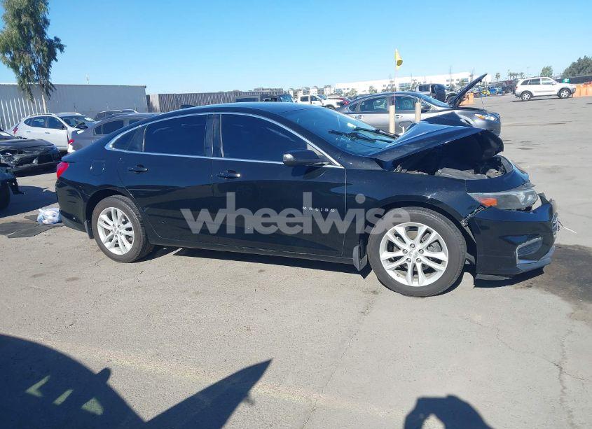 Photo 13 of 2017 Chevrolet Malibu 1LT (VIN 1G1ZE5ST3HF103993)