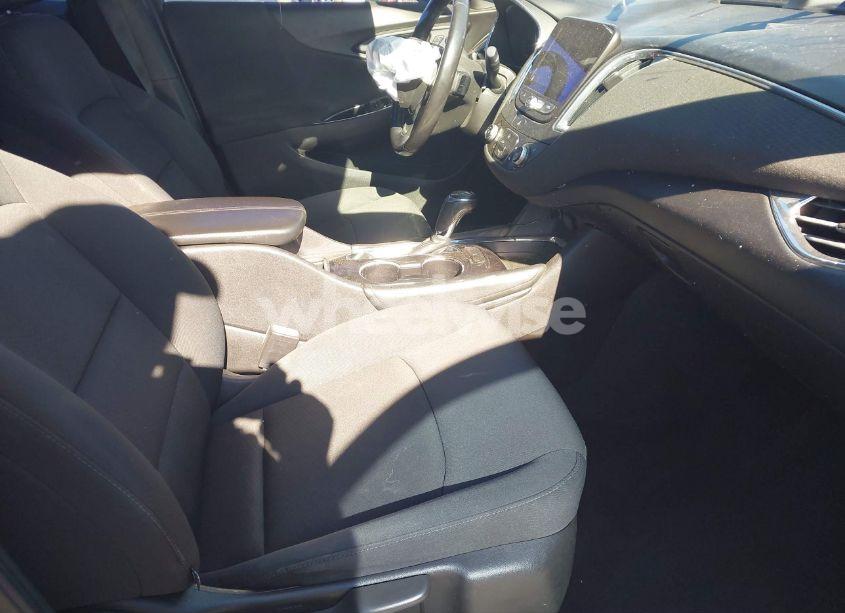 Photo 5 of 2017 Chevrolet Malibu 1LT (VIN 1G1ZE5ST3HF103993)