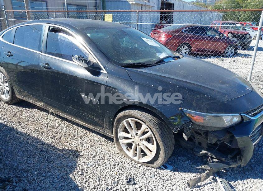 Photo 13 of 2017 Chevrolet Malibu 1LT (VIN 1G1ZE5ST3HF107235)