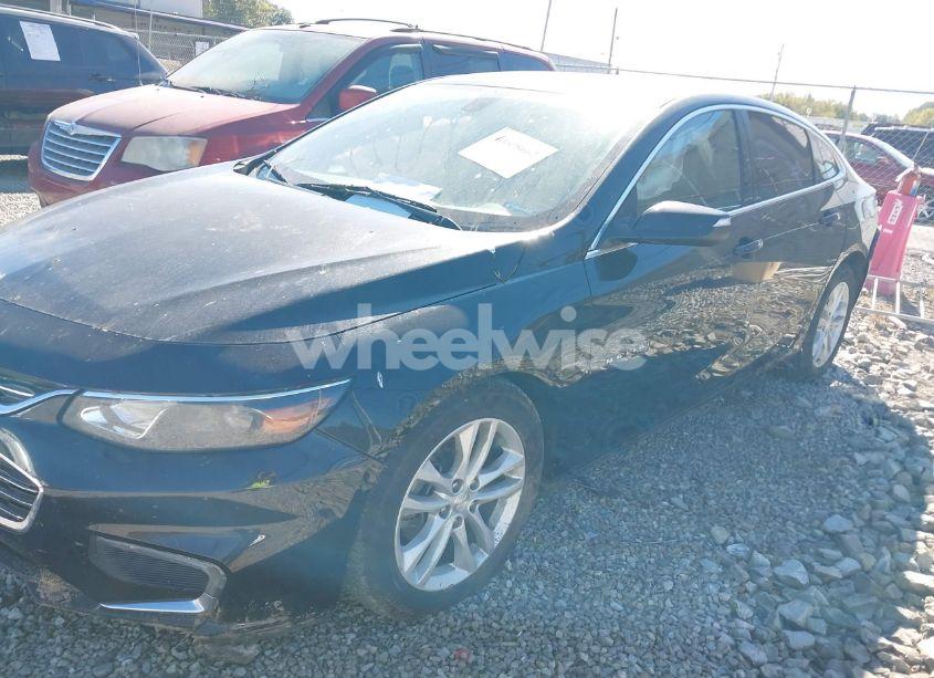 Photo 2 of 2017 Chevrolet Malibu 1LT (VIN 1G1ZE5ST3HF107235)