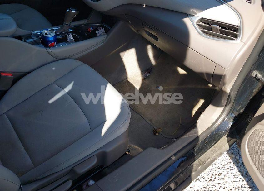 Photo 5 of 2017 Chevrolet Malibu 1LT (VIN 1G1ZE5ST3HF107235)