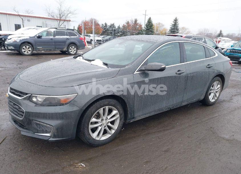 Photo 2 of 2017 Chevrolet Malibu 1LT (VIN 1G1ZE5ST3HF109471)