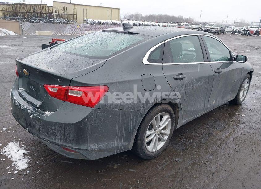 Photo 4 of 2017 Chevrolet Malibu 1LT (VIN 1G1ZE5ST3HF109471)