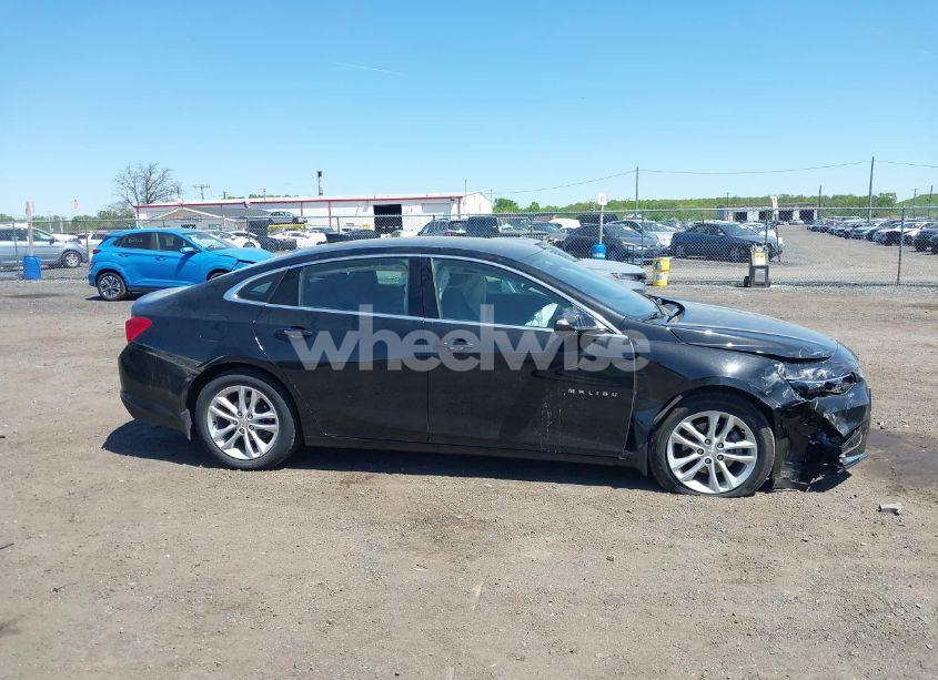 Photo 13 of 2017 Chevrolet Malibu 1LT (VIN 1G1ZE5ST3HF109728)